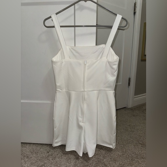 WHITE ROMPER - Picture 2 of 3
